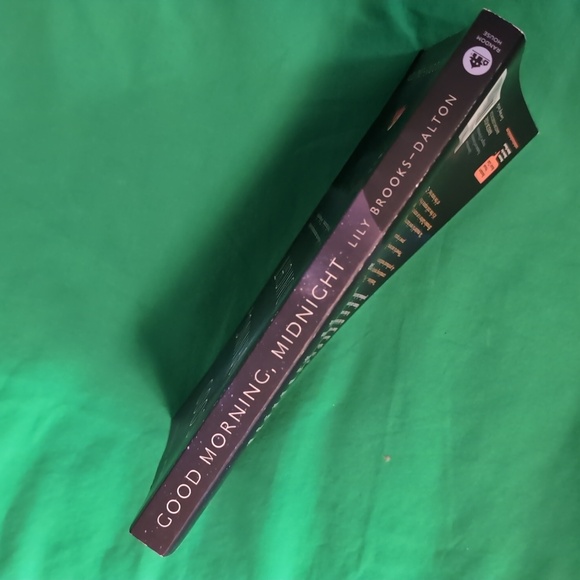 Good Morning, Midnight A Novel by Lily Brooks-Dalton - Picture 3 of 3